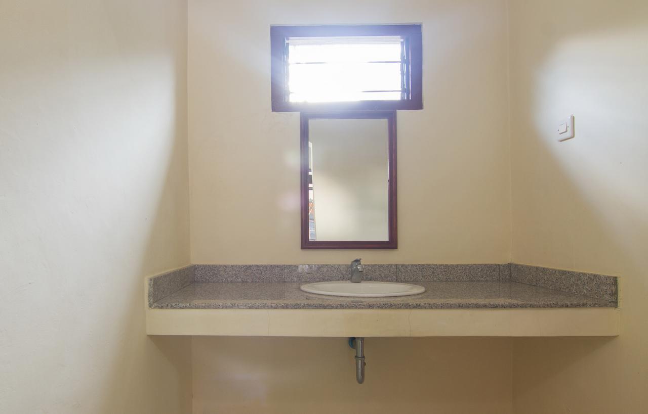 Pondok Nuri Homestay سانور الغرفة الصورة
